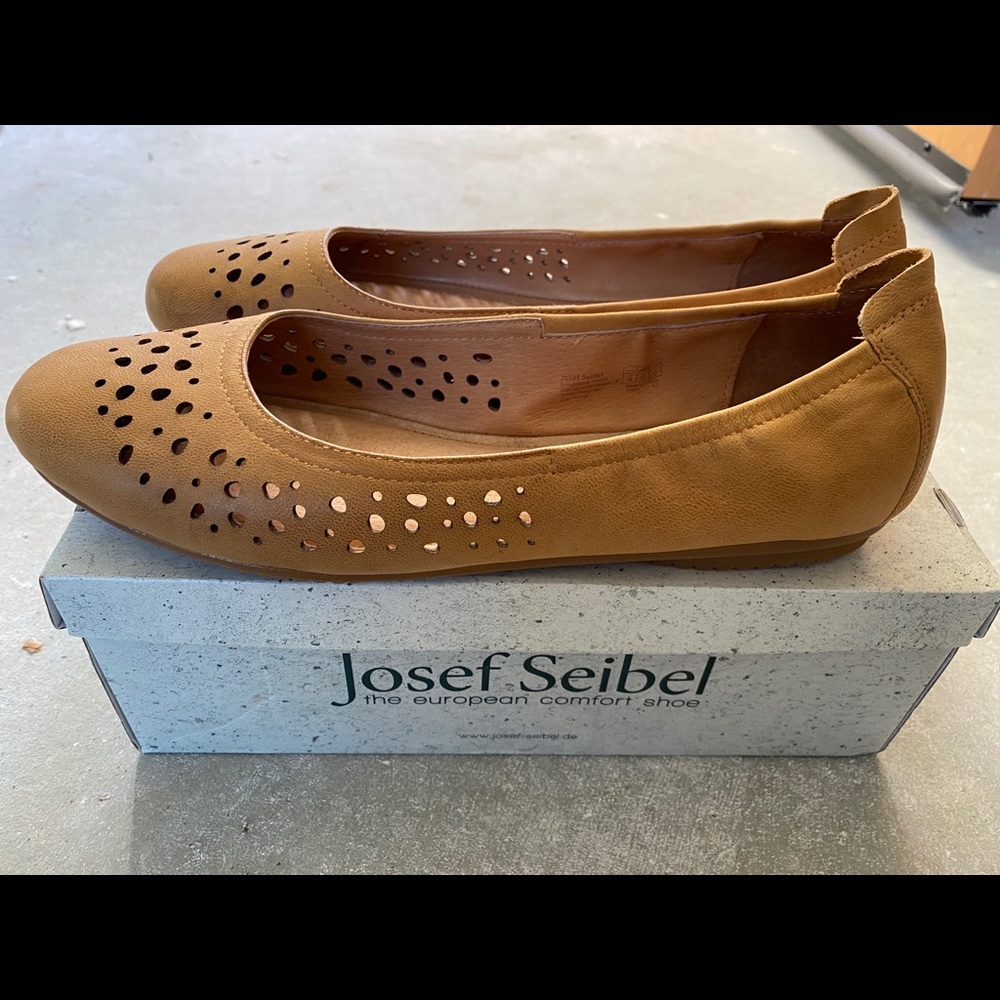 New Joseph Seibel women PIPPA tan flats 11.5